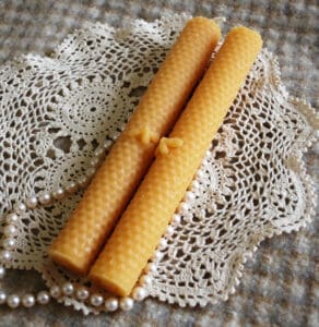Beeswax Honeybee Tapers