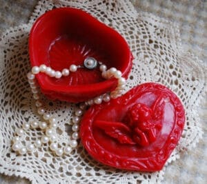 Beeswax Trinket Box in RED
