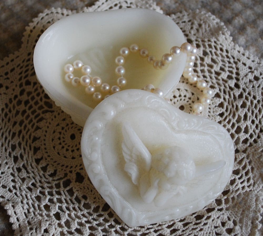 Pure Beeswax Trinket Jewelry Treasure Box in White